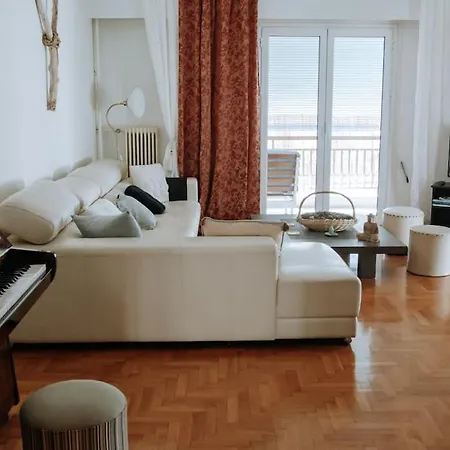 By The Apartamento Atenas