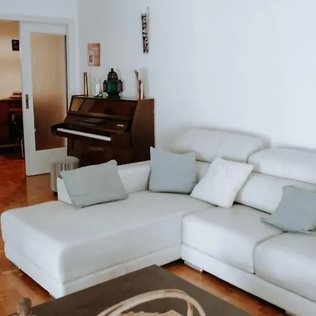 Apartment By The Athens